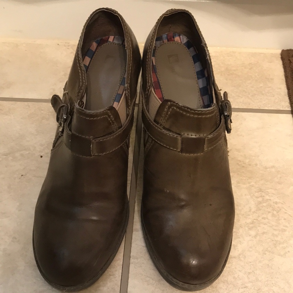 Dark brown/gray ankle boots